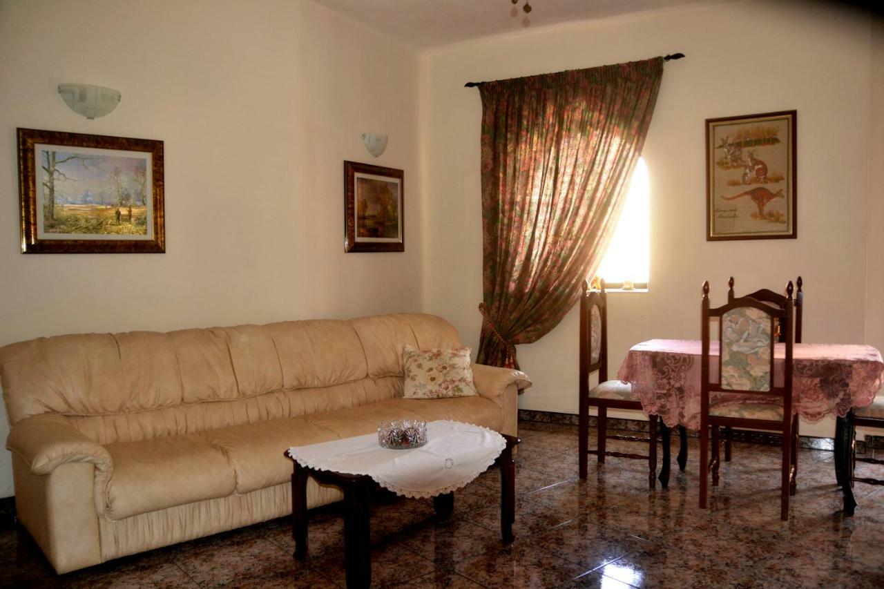 Silia'S Maisonette Marsaskala Exterior photo